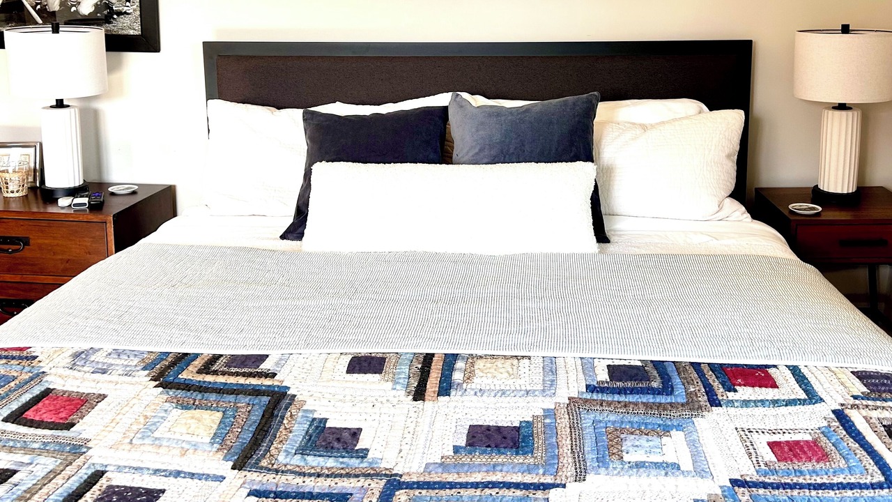 Photo of Bedroom in Rollingstone