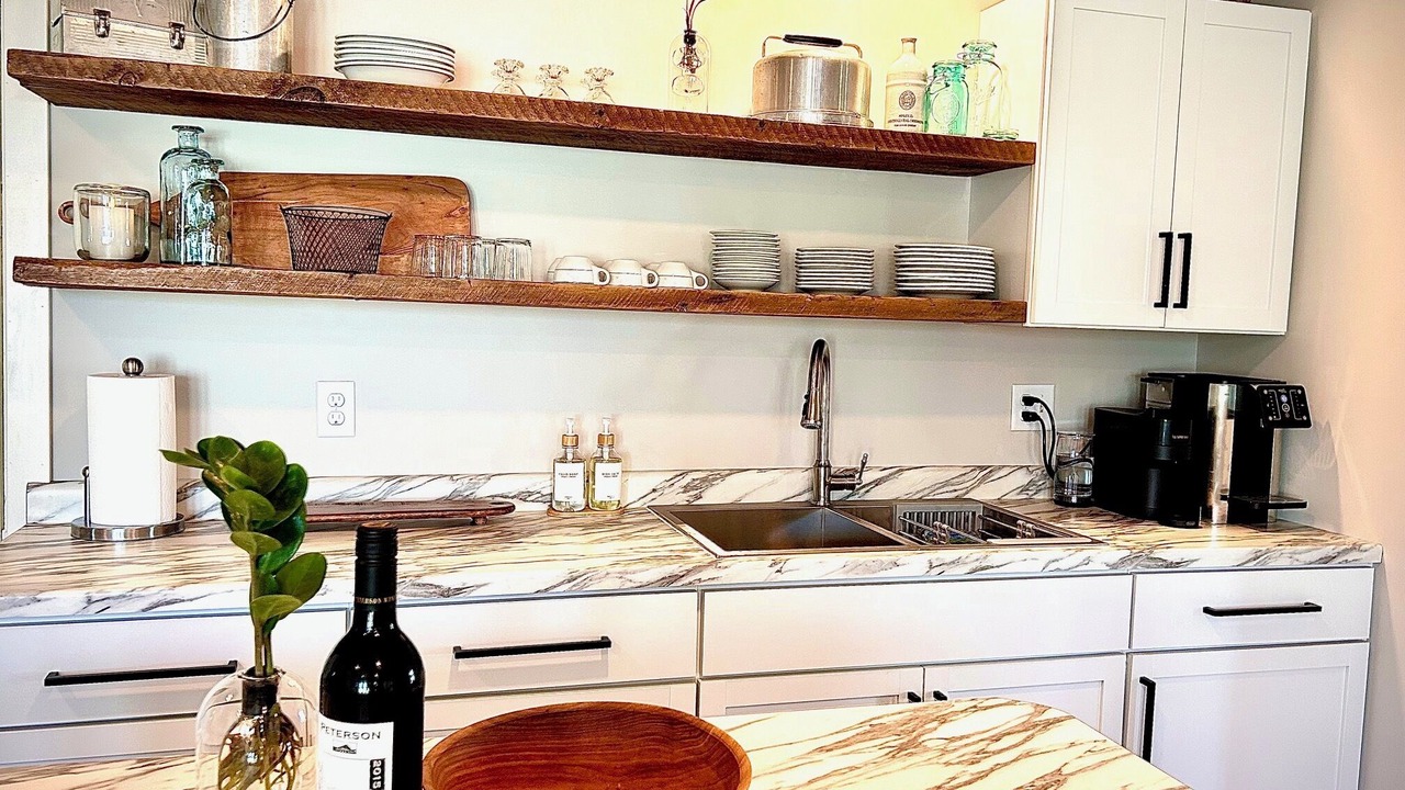 Photo of Kitchen in Rollingstone