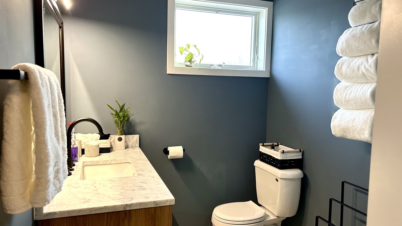 Photo of Bathroom in Rollingstone