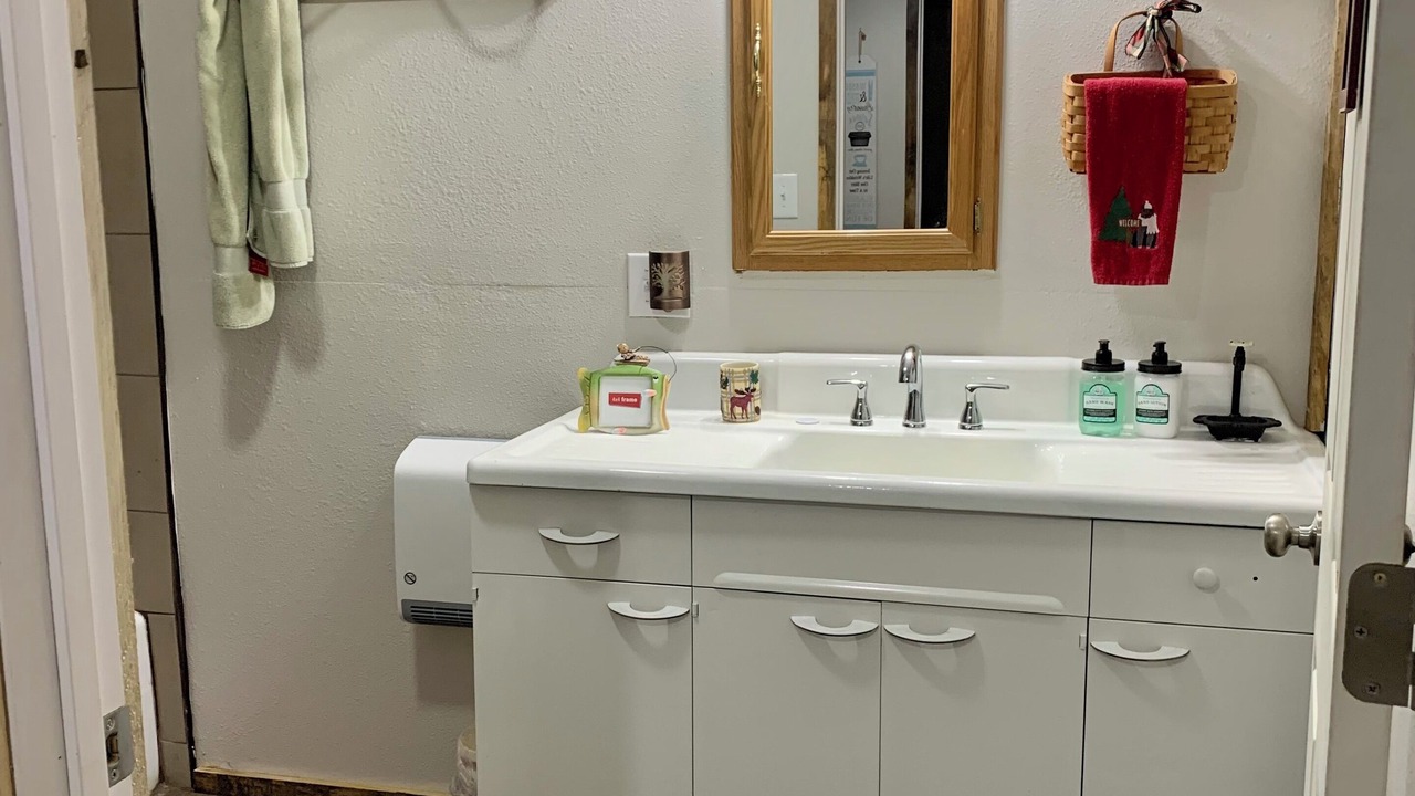 Photo of Bathroom in Cool Ridge