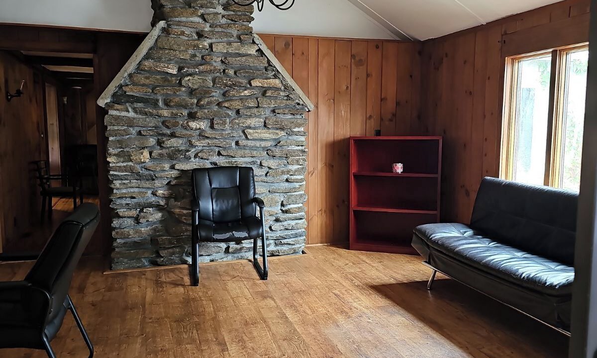 Photo of Livingroom in Hubbardston