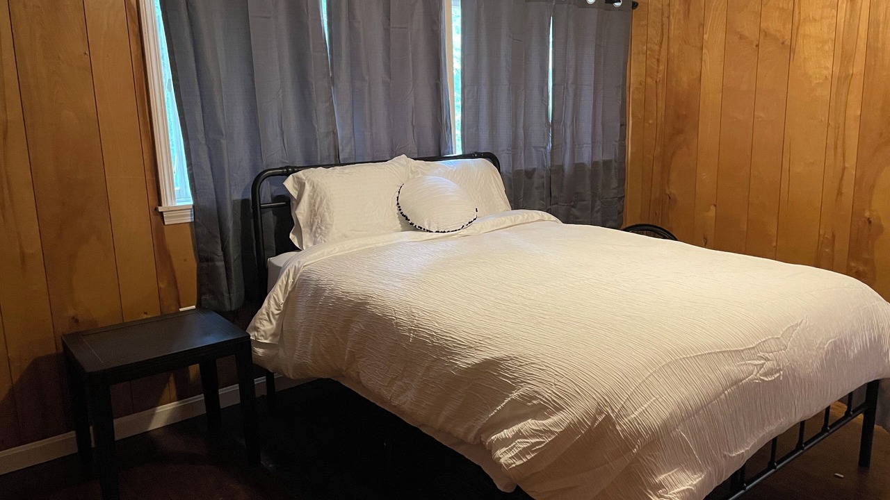 Photo of Bedroom in Hubbardston