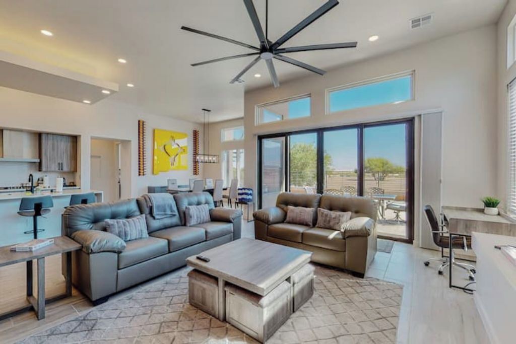 Photo of Livingroom in North Valley