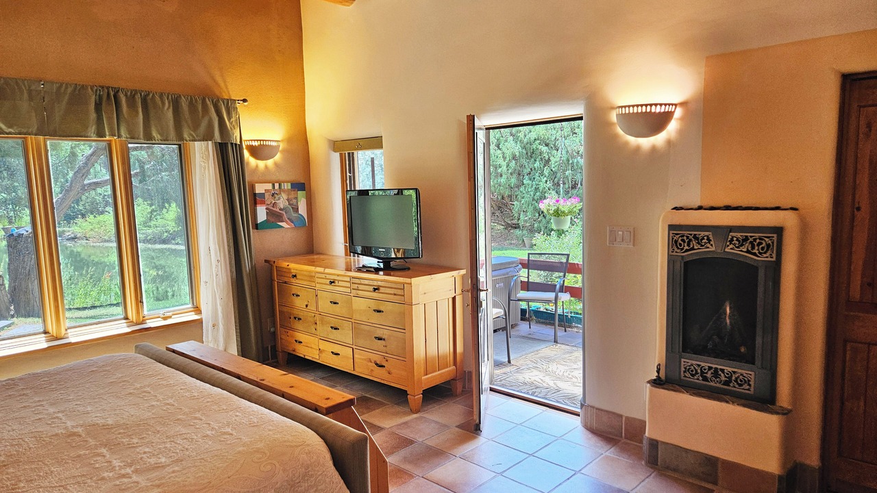 Photo of Livingroom in Taos