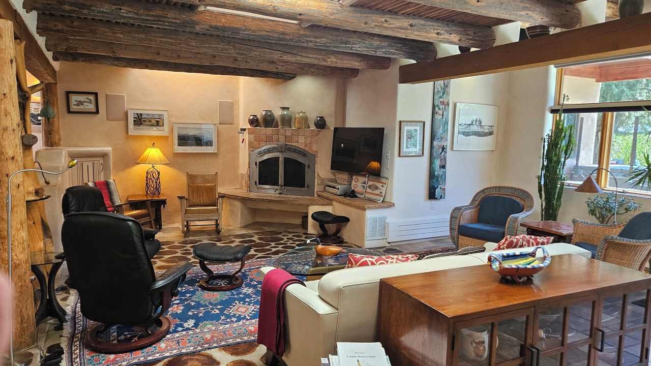Photo of Livingroom in Taos