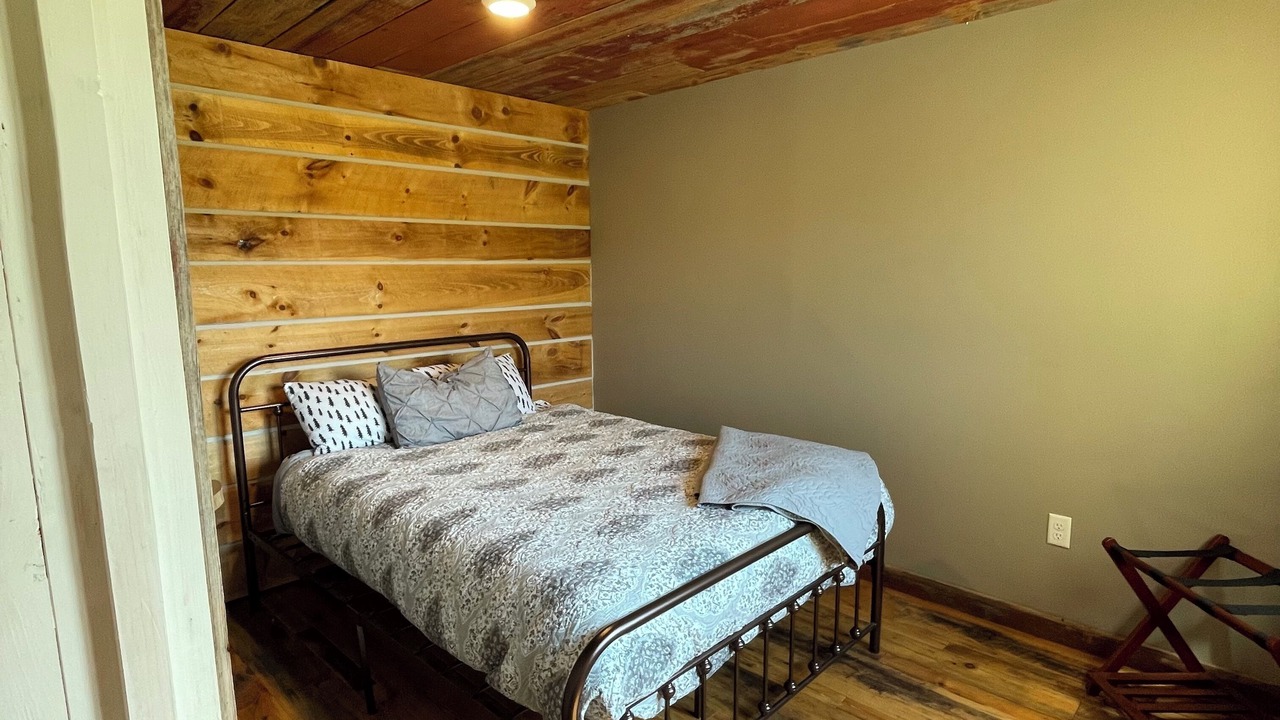 Photo of Bedroom in Mondovi