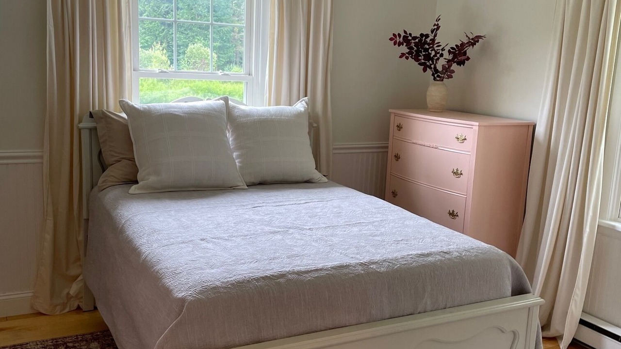 Photo of Bedroom in Greenfield Center