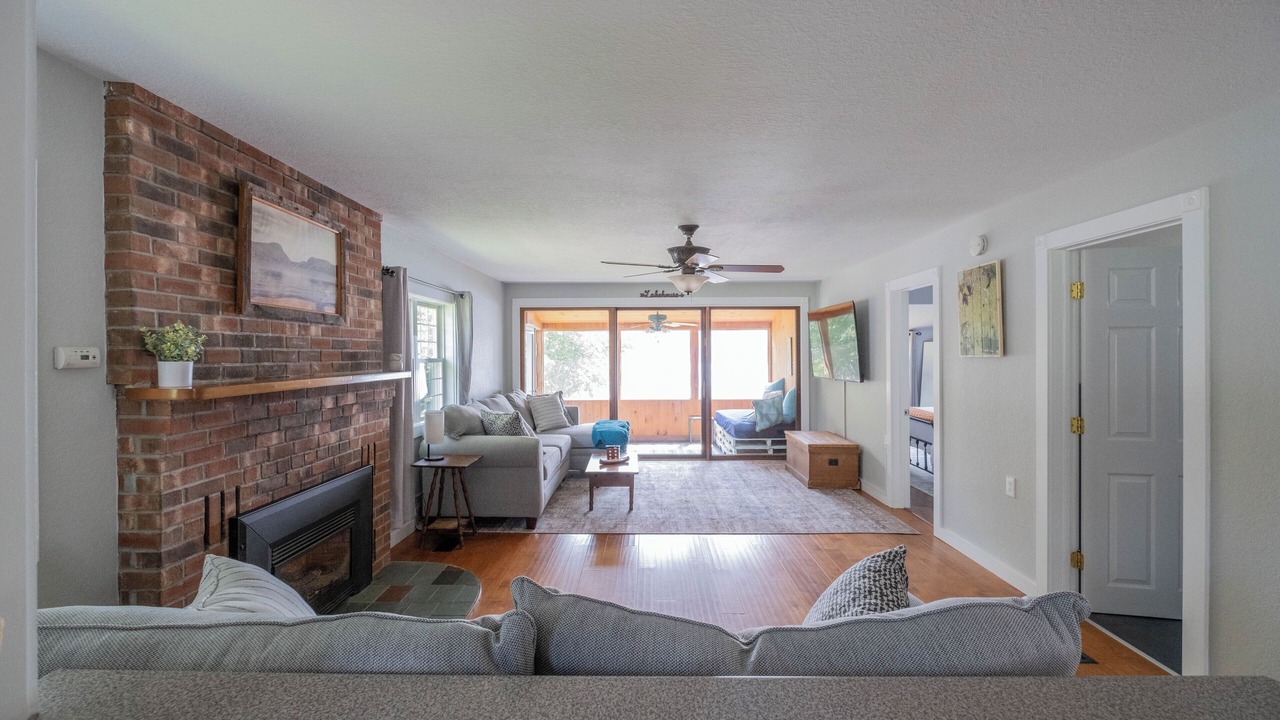 Photo of Livingroom in Newport