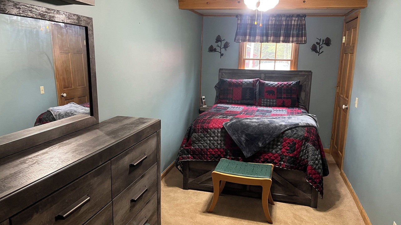 Photo of Bedroom in Eagle Bay