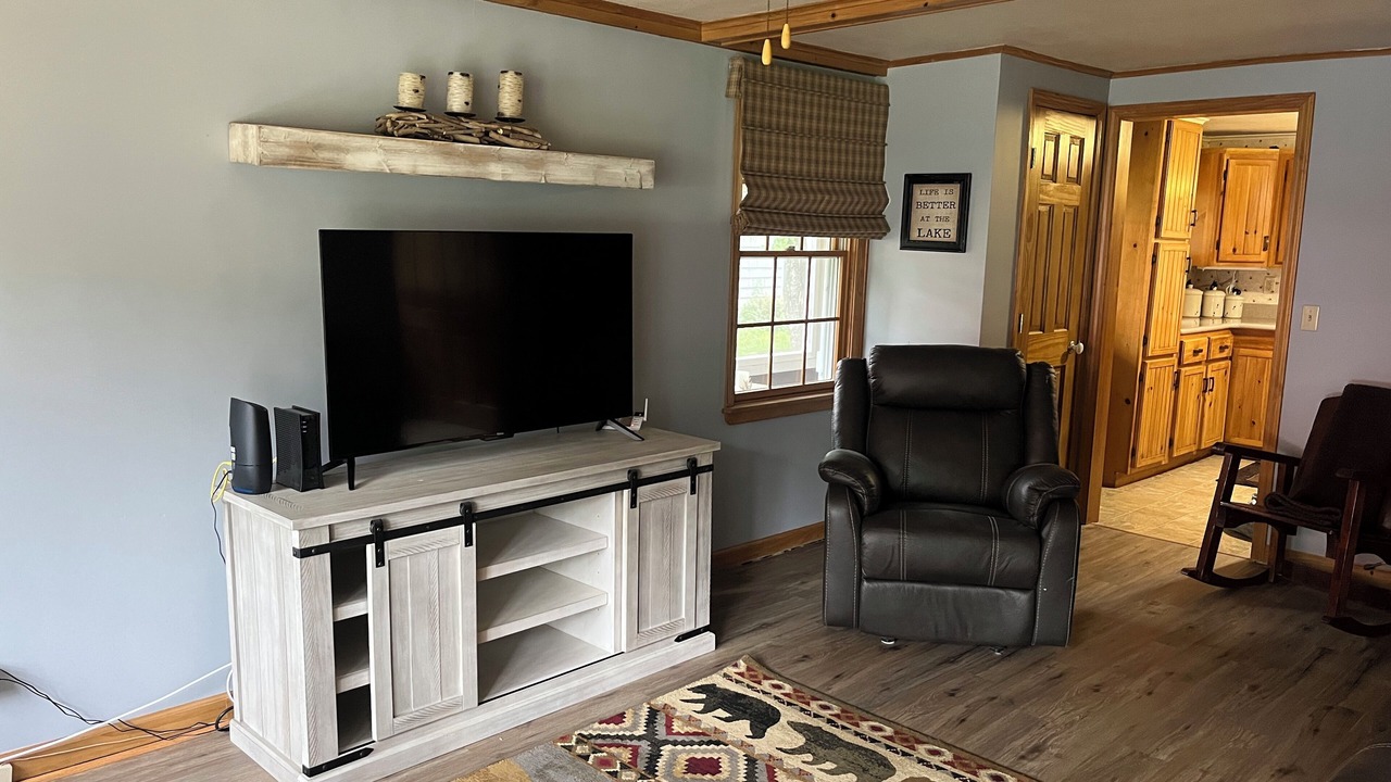 Photo of Livingroom in Eagle Bay
