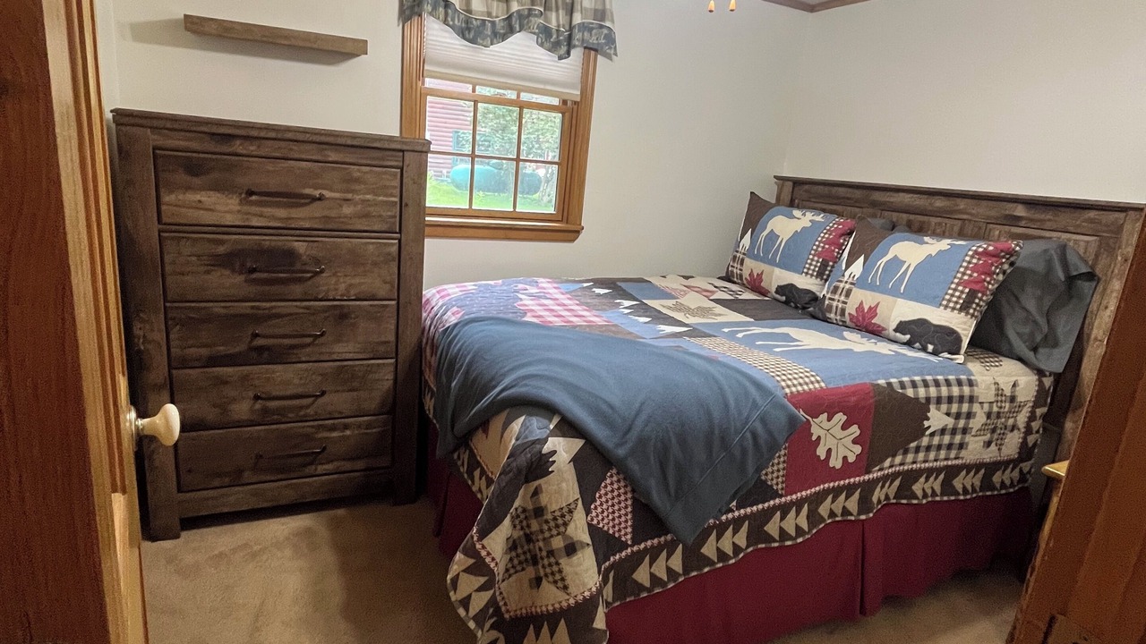 Photo of Bedroom in Eagle Bay