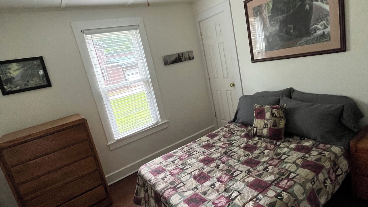 Photo of Bedroom in Eagle Bay