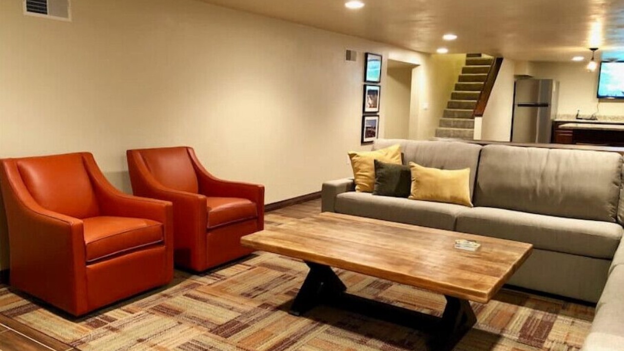 Photo of Livingroom in Ashwaubenon