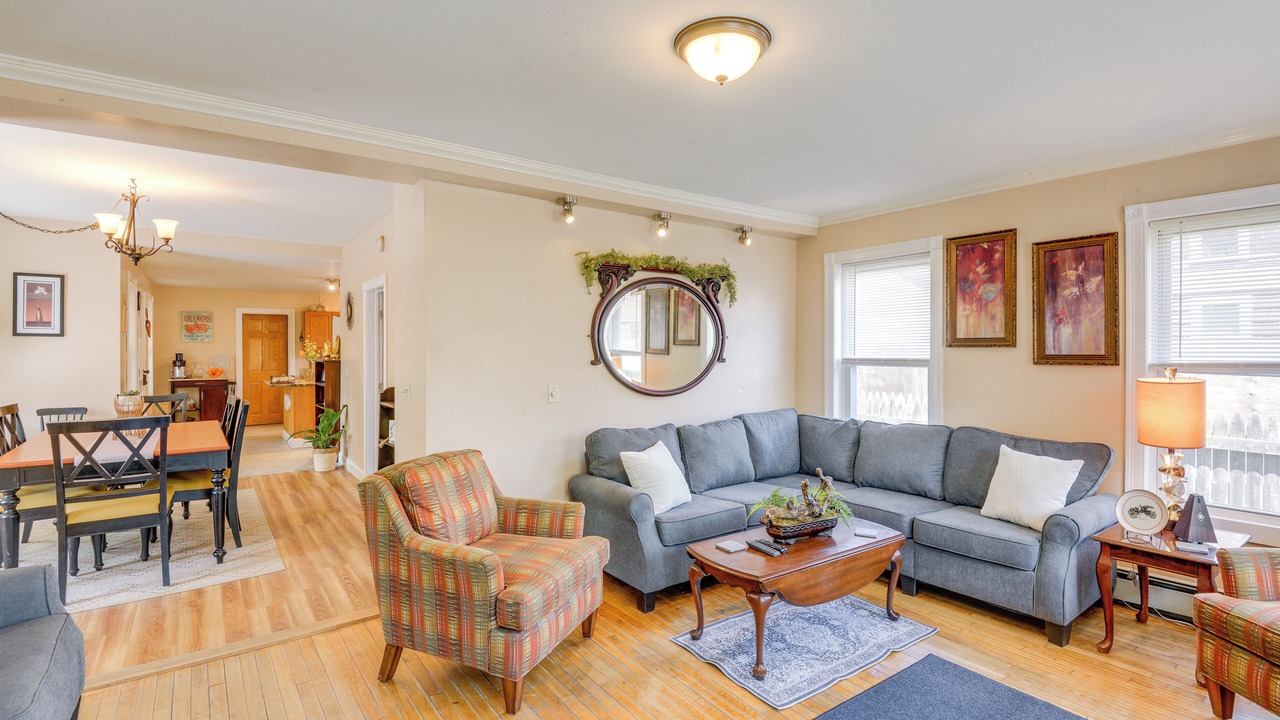 Photo of Livingroom in Claremont