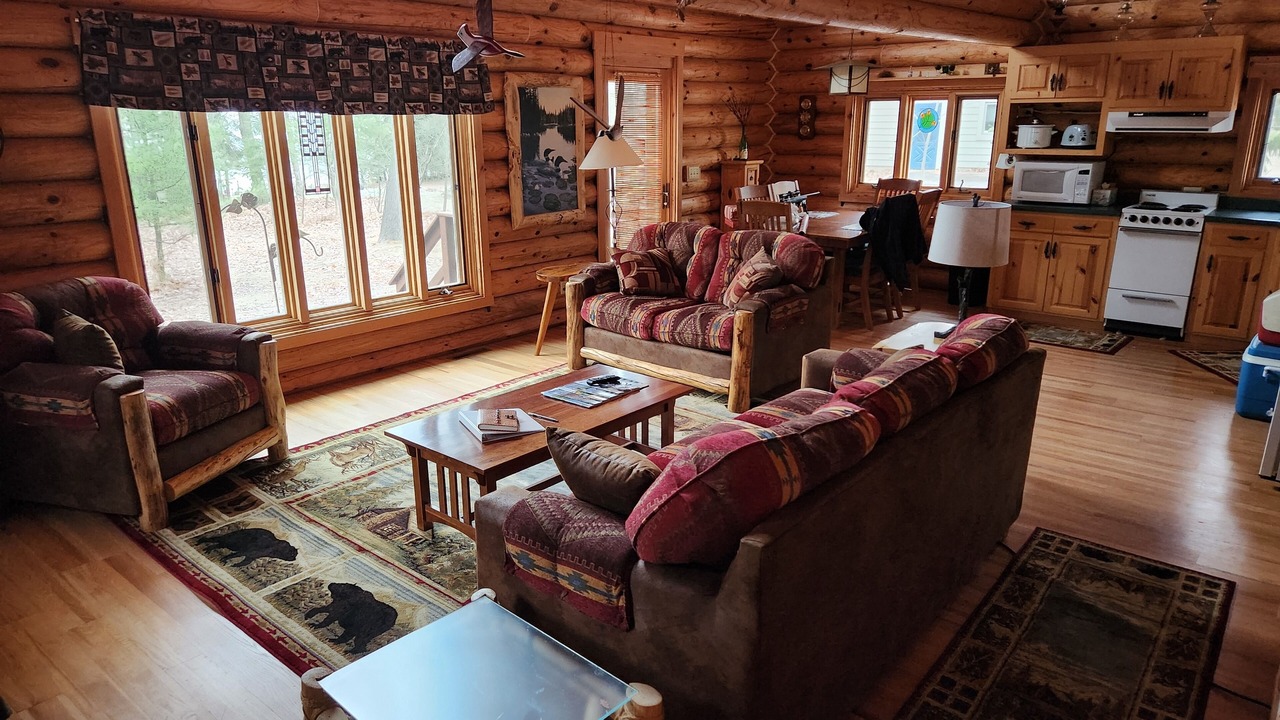 Photo of Livingroom in Shell Lake
