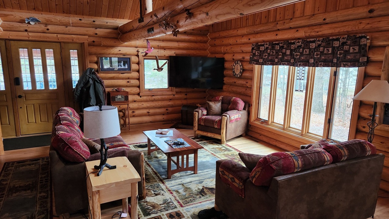 Photo of Livingroom in Shell Lake