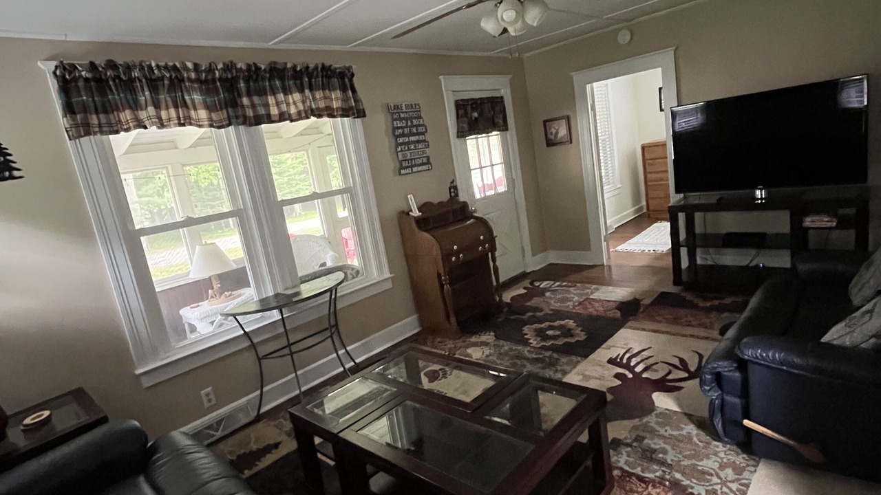 Photo of Livingroom in Eagle Bay