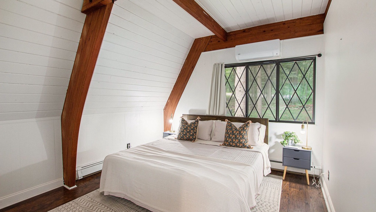 Photo of Bedroom in Canadian Lakes