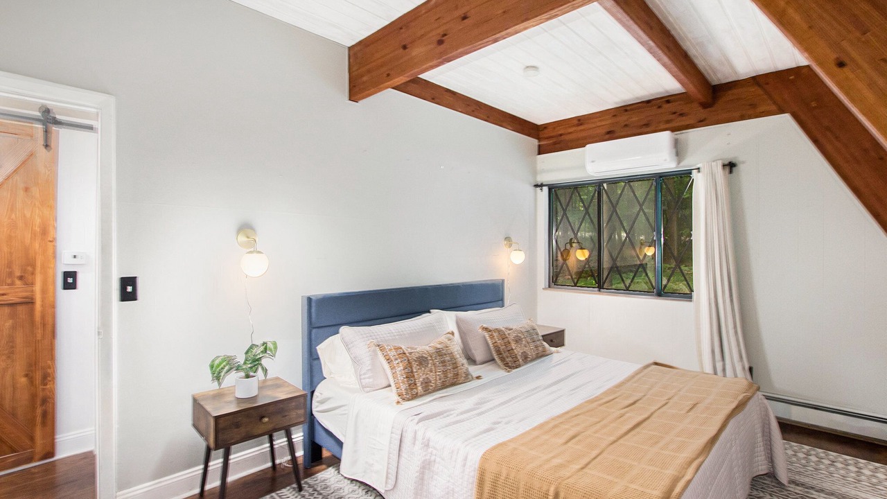 Photo of Bedroom in Canadian Lakes