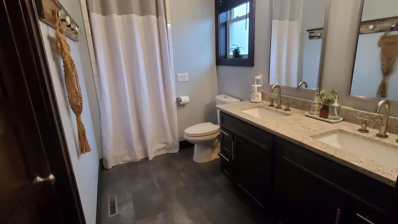Photo of Bathroom in Butte Des Morts