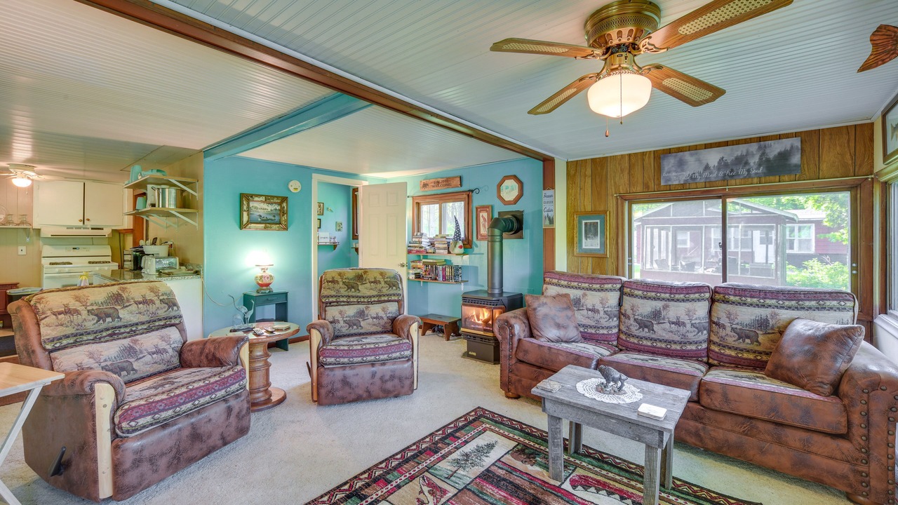 Photo of Livingroom in Pine City