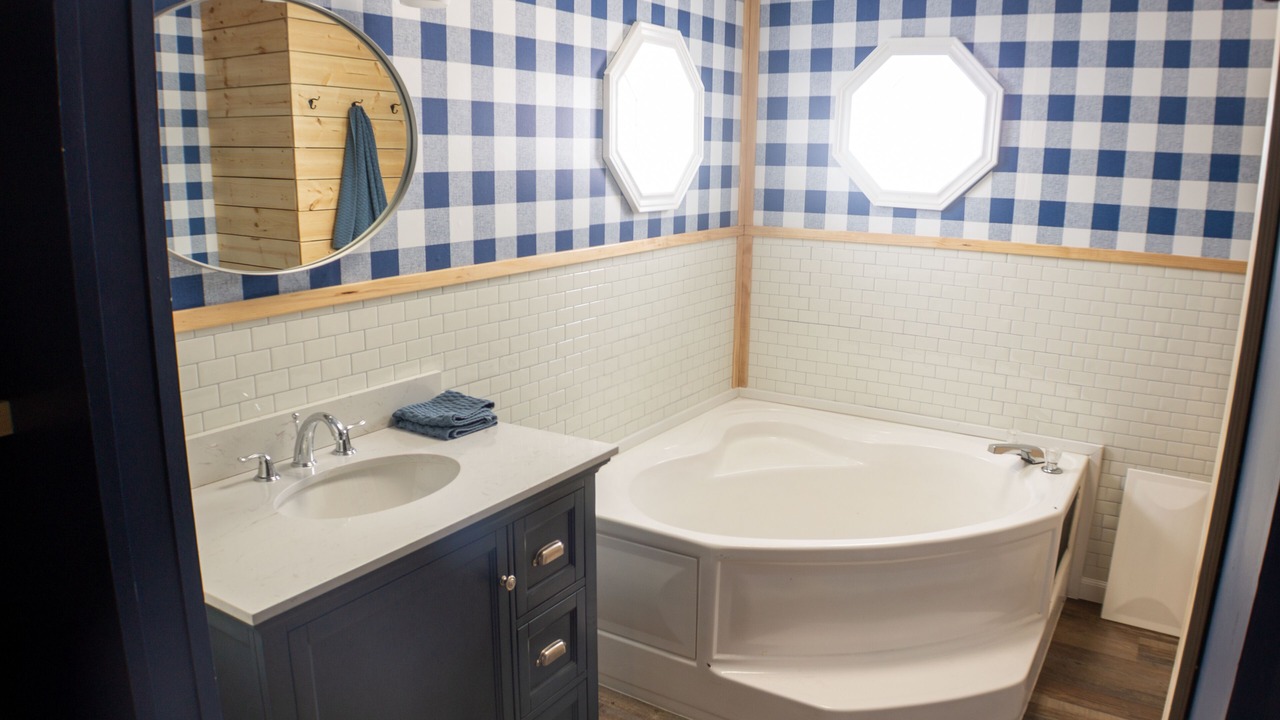Photo of Bathroom in Deckerville