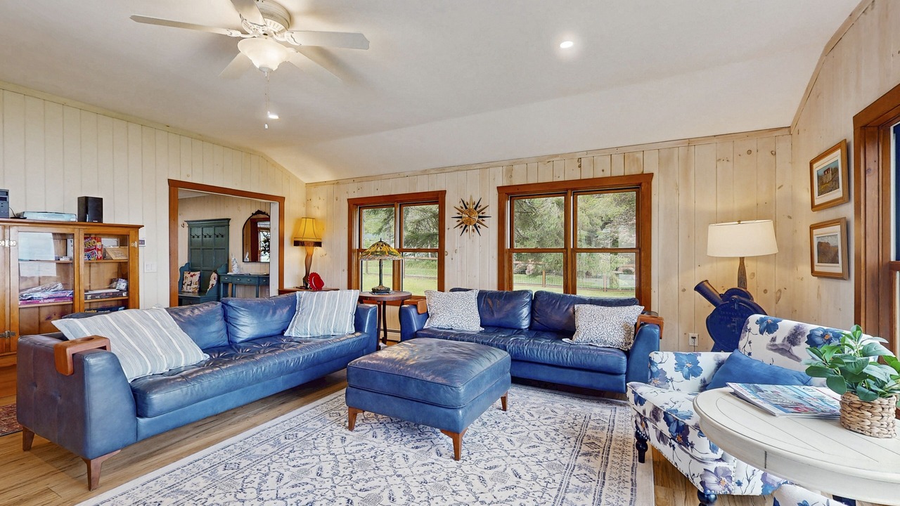 Photo of Livingroom in Isle La Motte