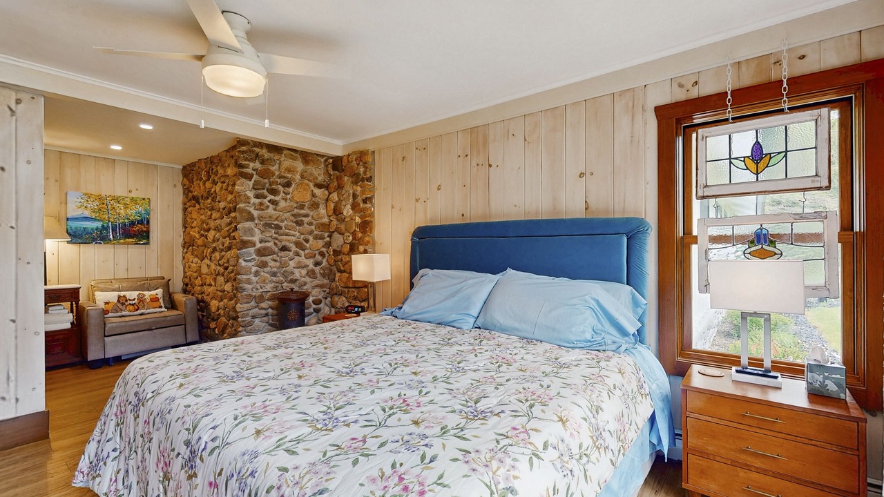Photo of Bedroom in Isle La Motte