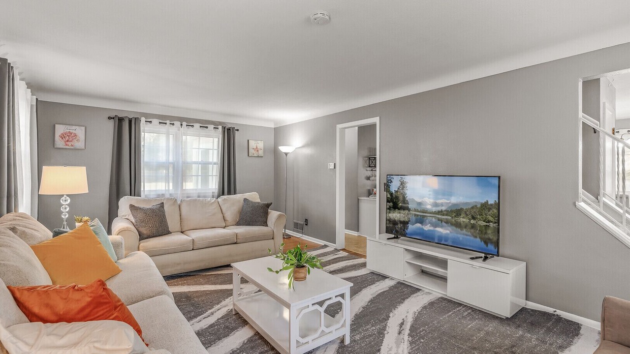 Photo of Livingroom in Maplewood