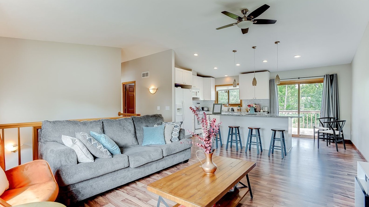 Photo of Livingroom in Eden Prairie