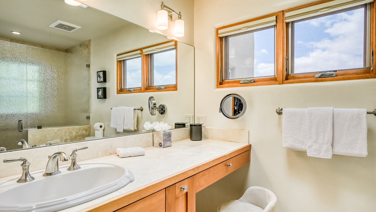 Photo of Bathroom in La Tierra