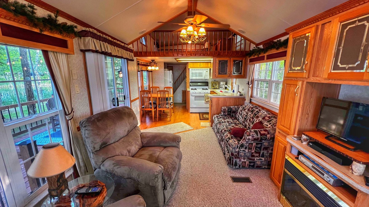 Photo of Livingroom in Chief Lake