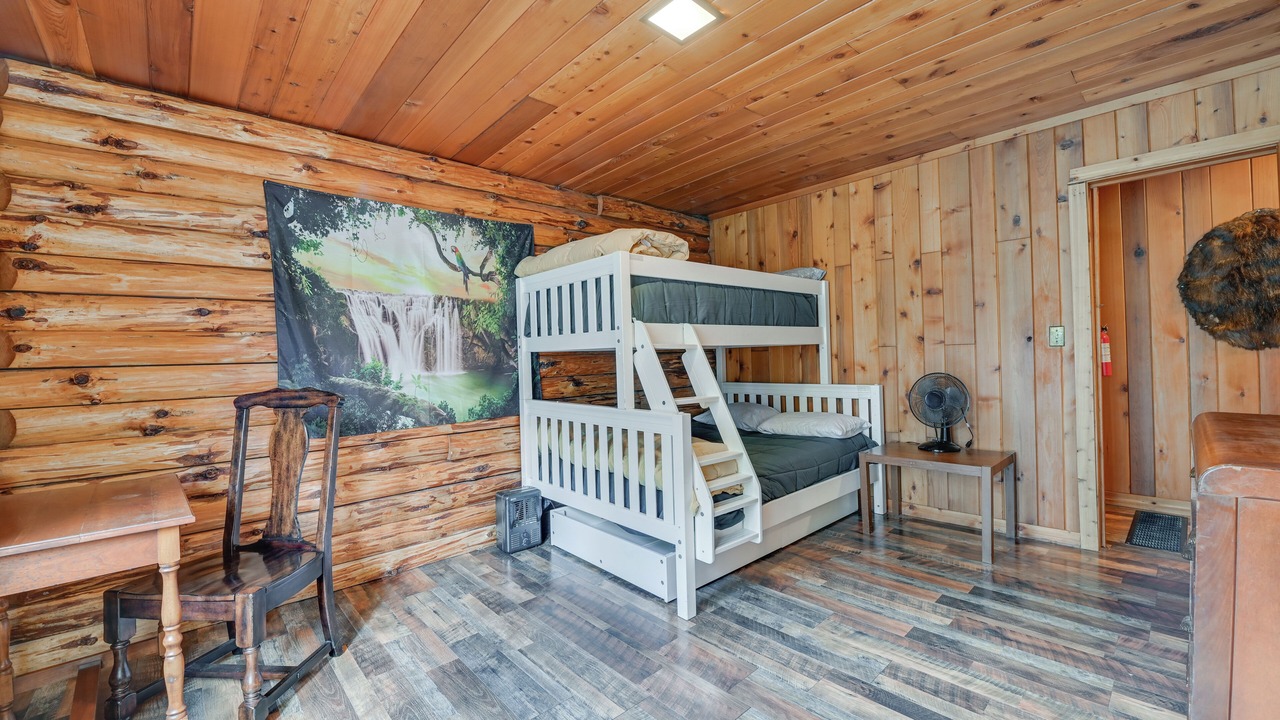 Photo of Bedroom in Long Lake
