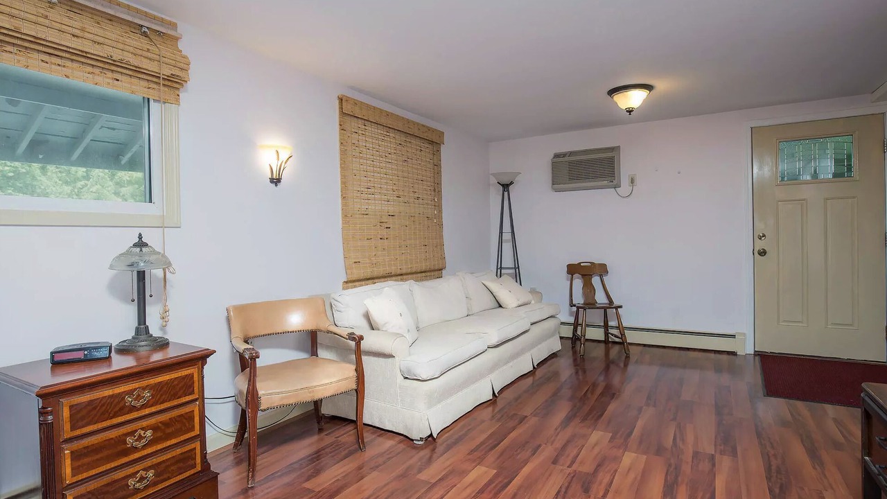 Photo of Livingroom in Saratoga Springs
