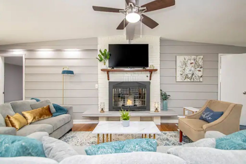 Photo of Livingroom in Jacksonville