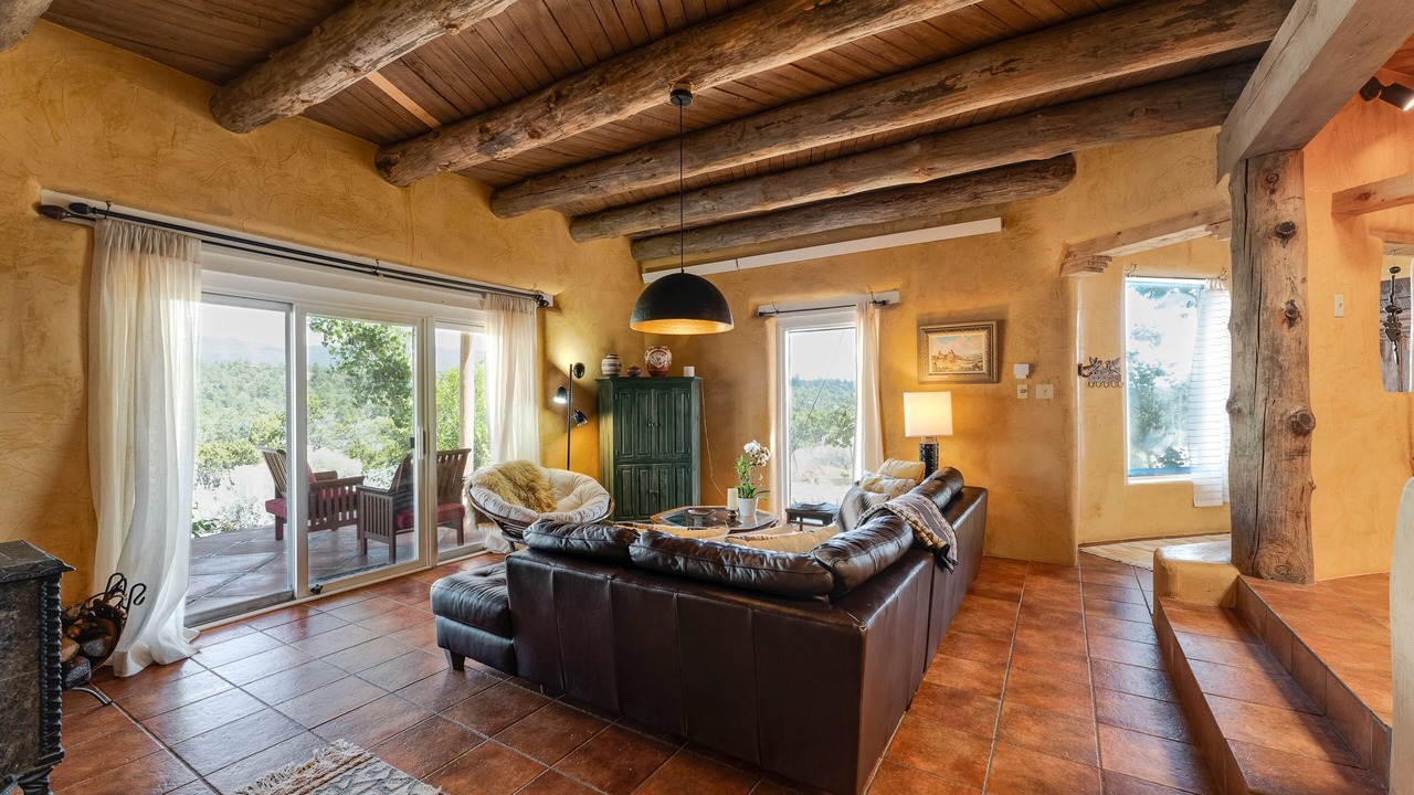 Photo of Livingroom in Canada de los Alamos