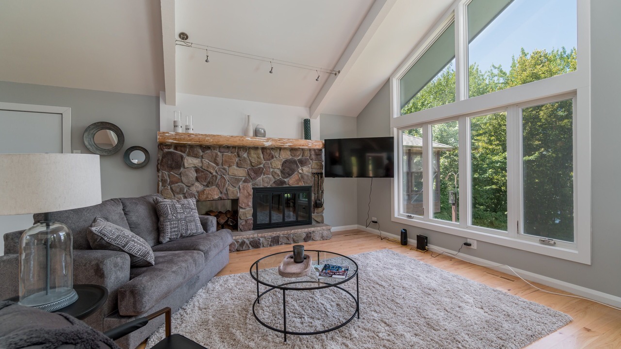 Photo of Livingroom in Chippewa Falls