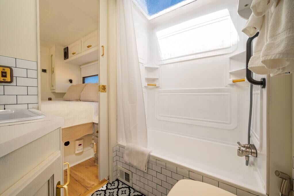 Photo of Bathroom in Canoncito