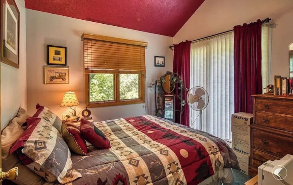 Photo of Bedroom in Town of Bellmont