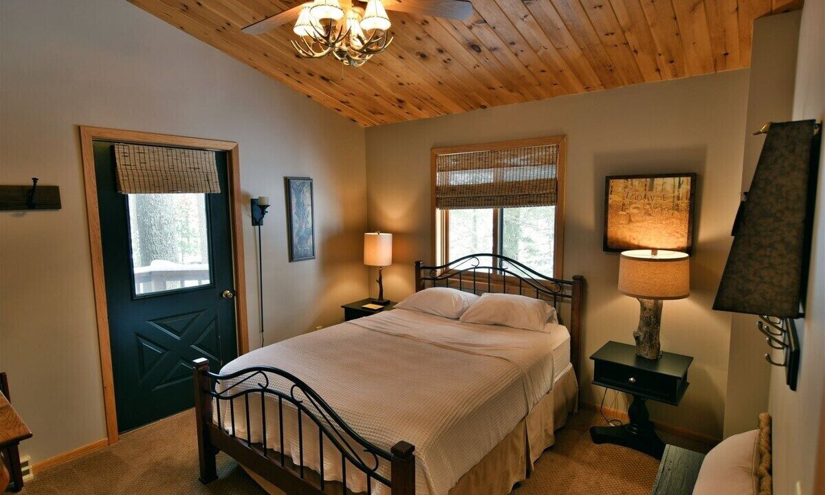 Photo of Bedroom in Solon Springs