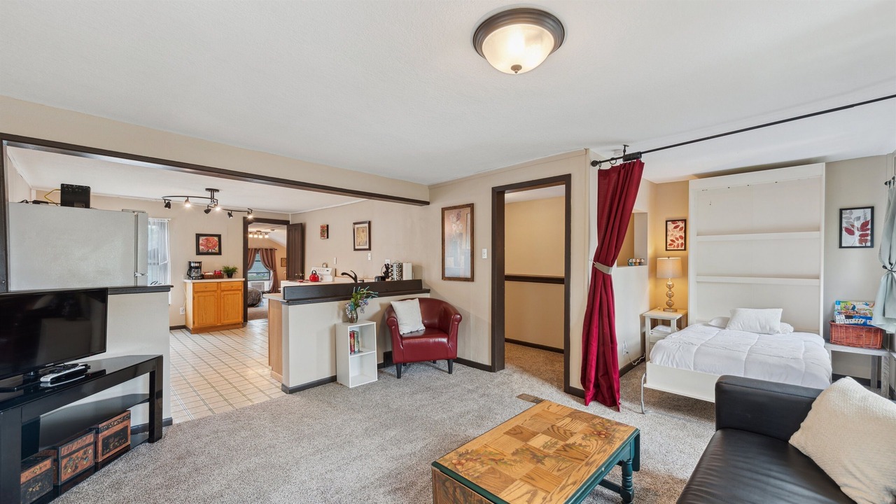 Photo of Bedroom in Lake City