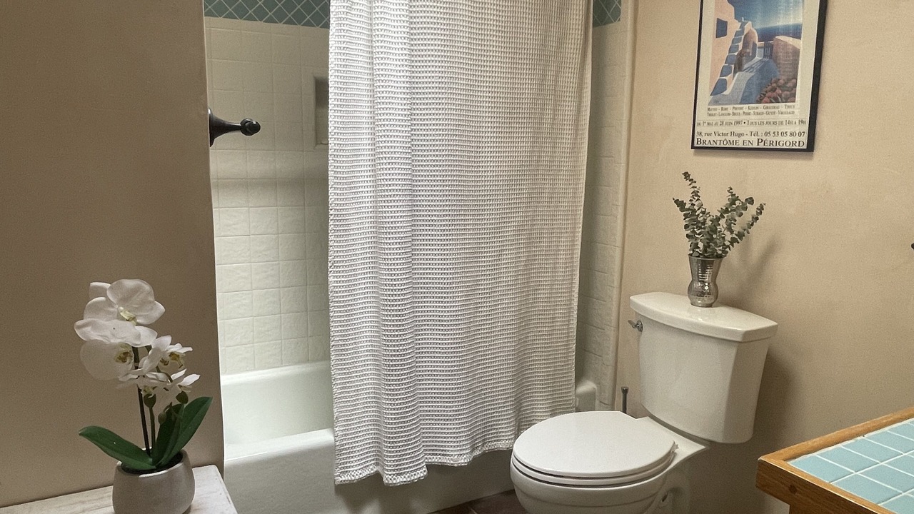 Photo of Bathroom in Tesuque