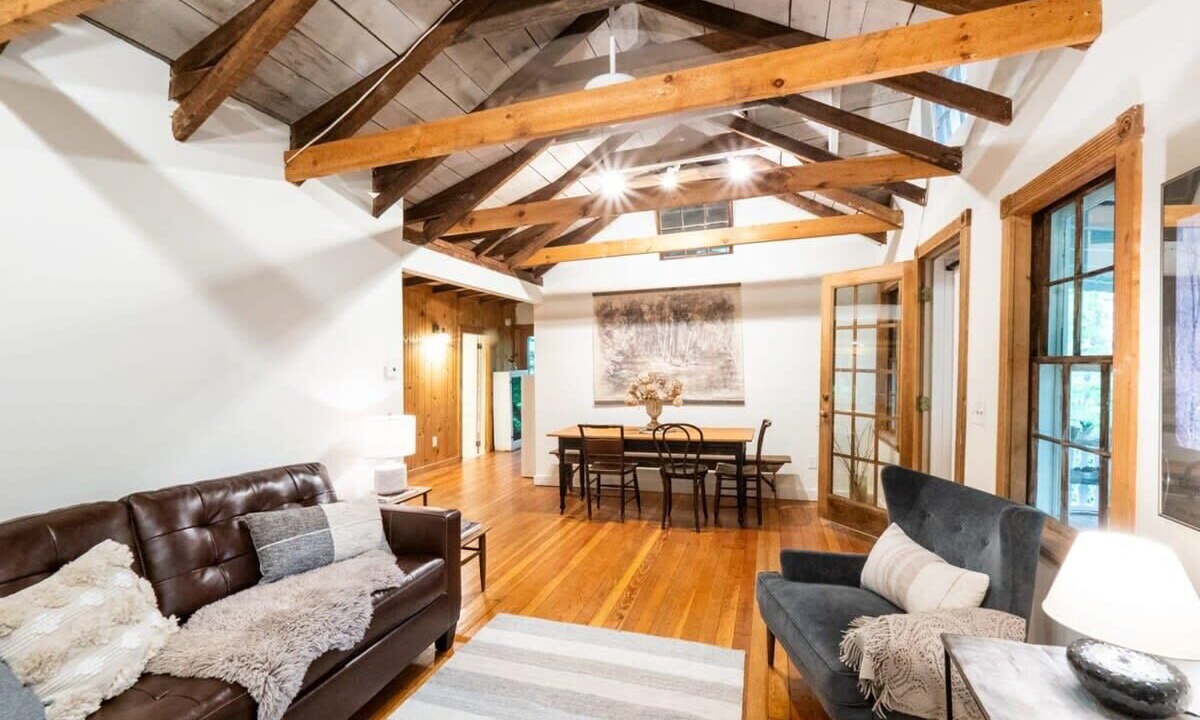 Photo of Livingroom in Canaan
