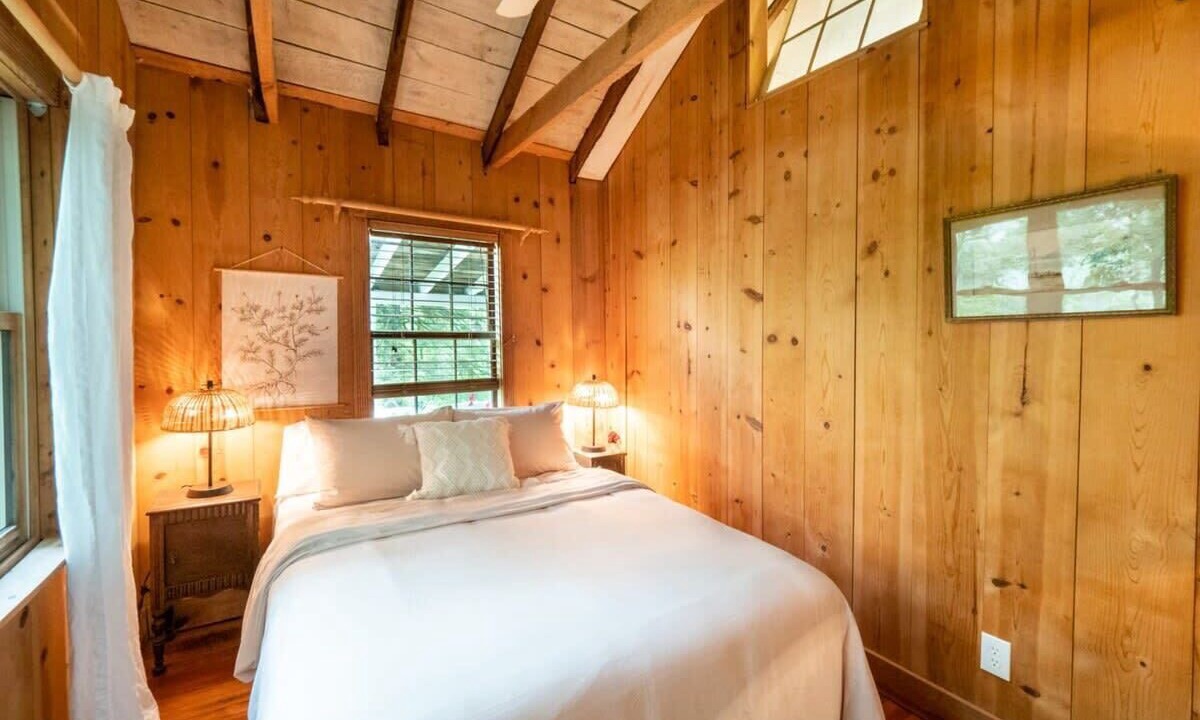 Photo of Bedroom in Canaan