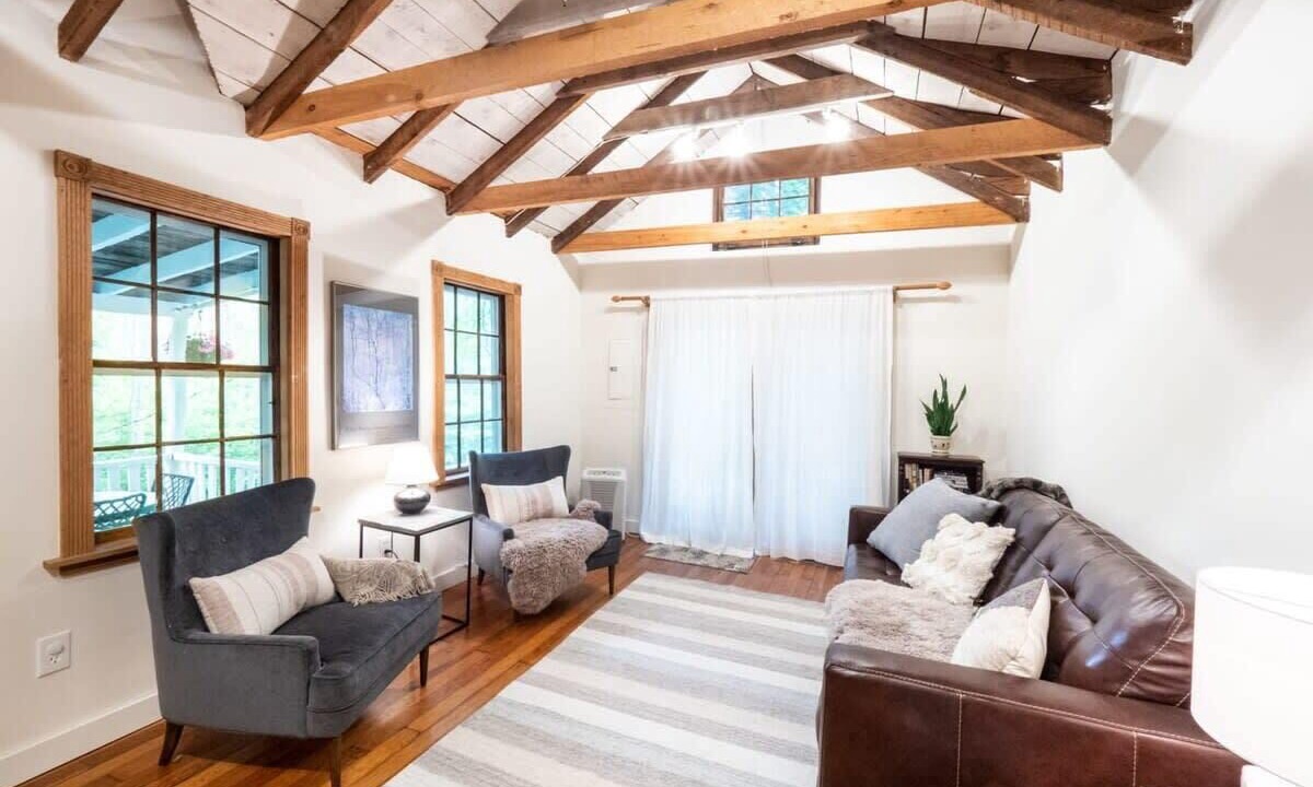 Photo of Livingroom in Canaan