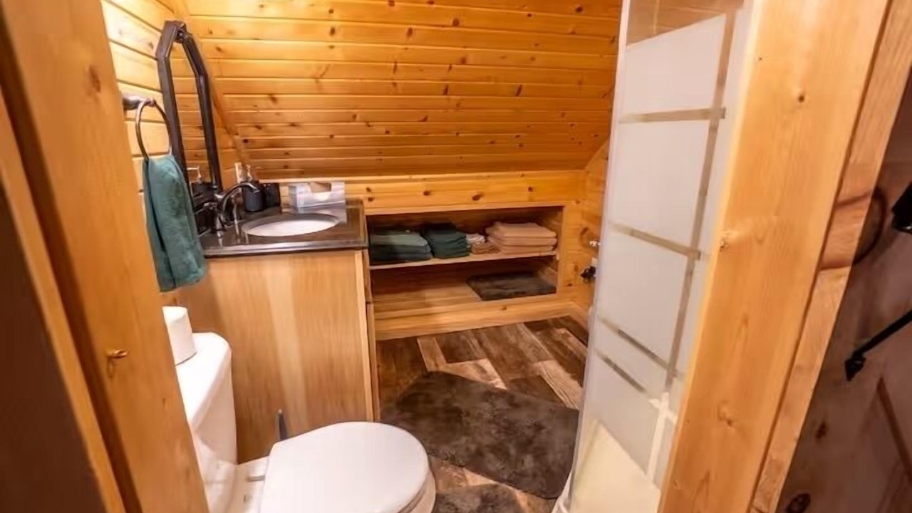 Photo of Bathroom in Mora
