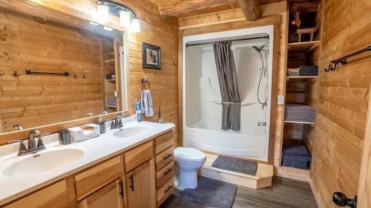 Photo of Bathroom in Mora