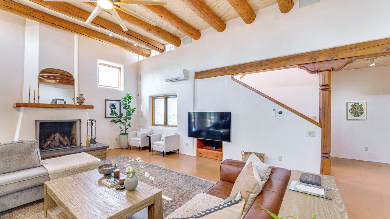 Photo of Livingroom in Taos