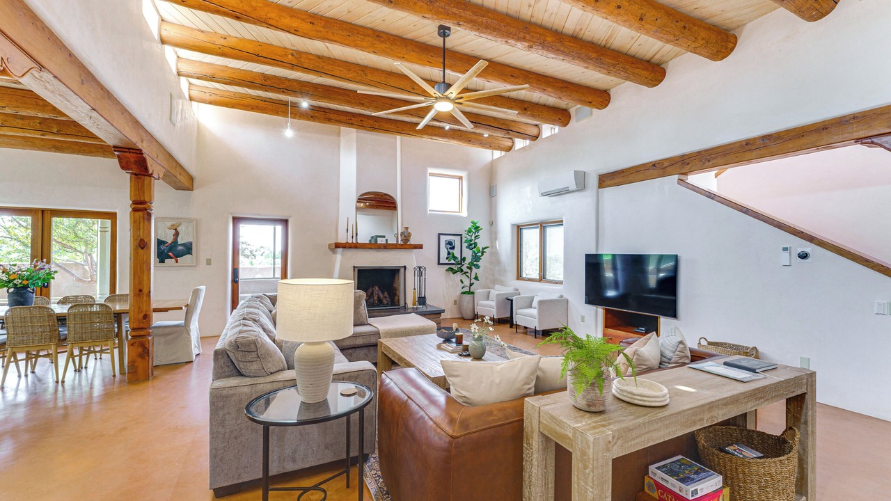 Photo of Livingroom in Taos