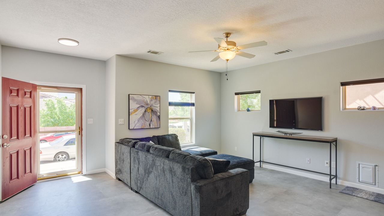 Photo of Livingroom in Bernalillo